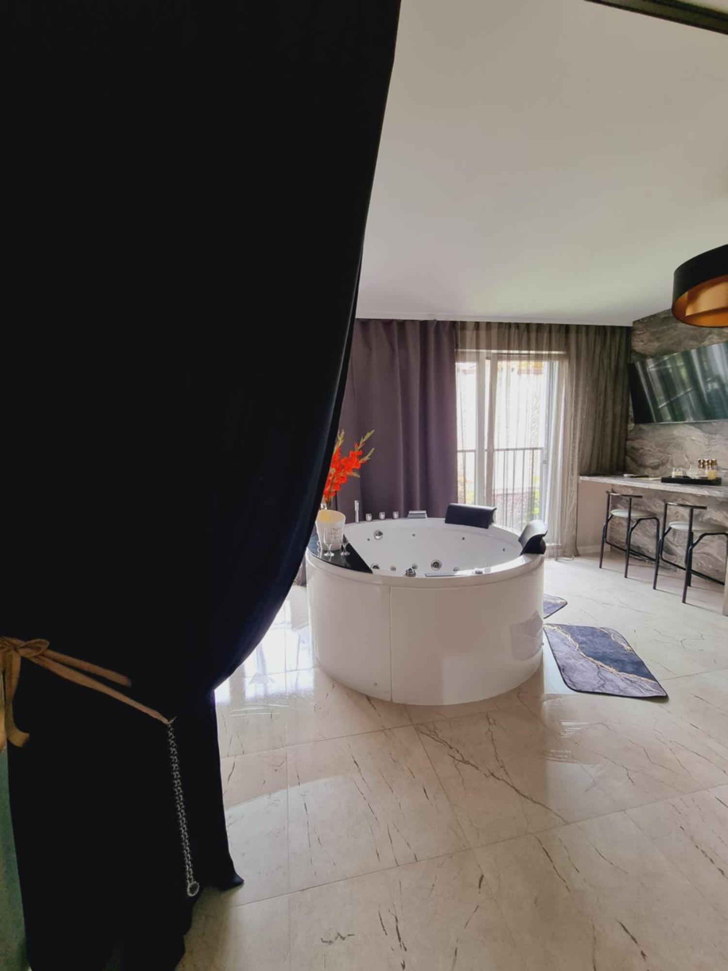Apartament Jacuzzi Krakau Exterior foto